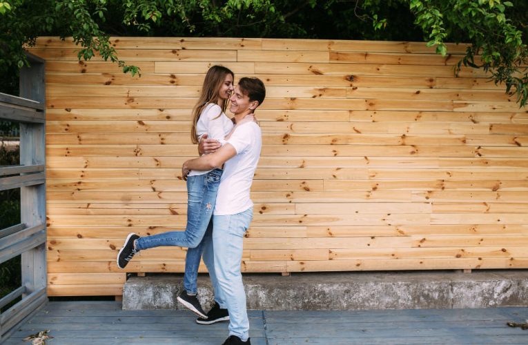 Kako pravilno postaviti ogradu bez naknadnih popravki?